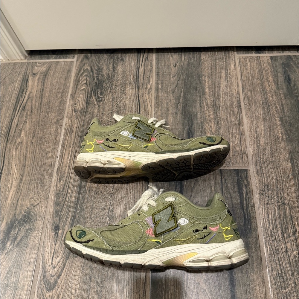 New Balance 2002r